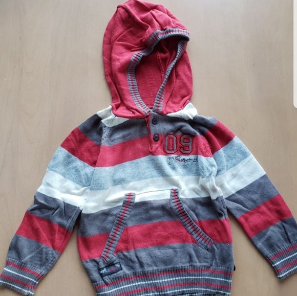 Sweater - Picture 7 of 7